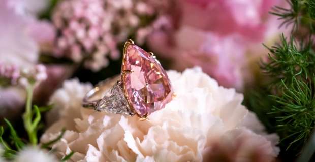 Prodat najveći ružičasti dijamant za 28, 8 miliona dolara!