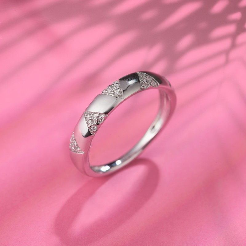 Burma ili verenički prsten sa dijamantima