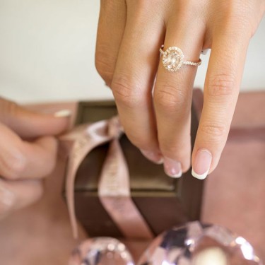 Dijamantski verenički prsten sa morganitom