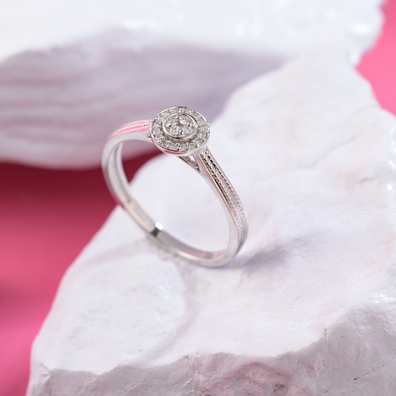 Glamurozan prsten iz naše najnovije kolekcije