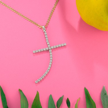 Moderan i drugačiji krstić sa cirkonima