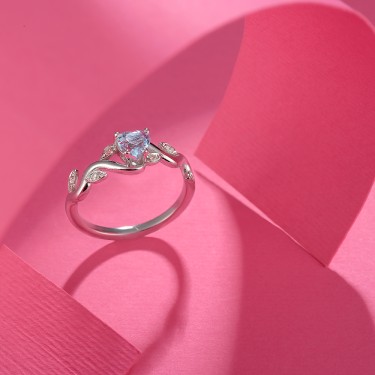 Poseban verenički prsten sa akvamarinom i dijamantima