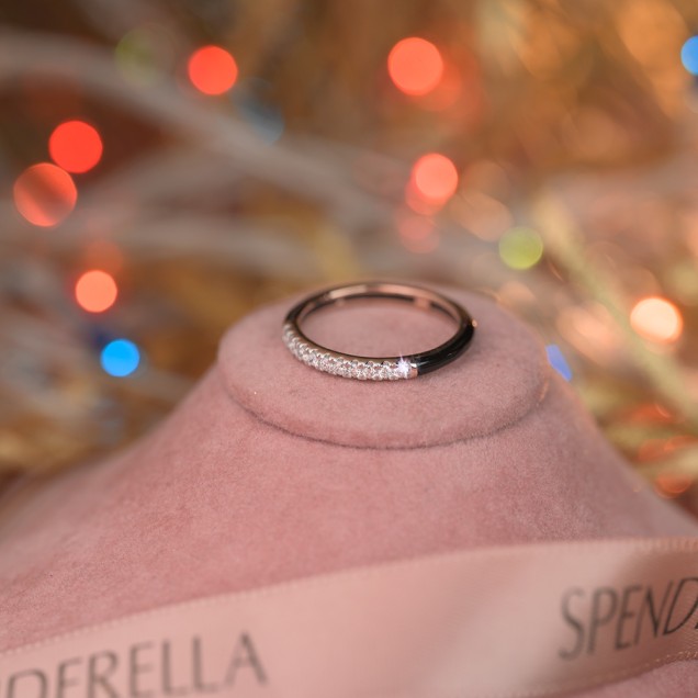 Verenički prsten ili burma u pink zlatu u kombinaciji sa crnom keramikom i dijamantima