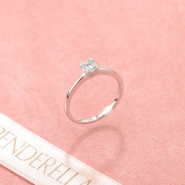 Verenički prsten sa emerald cut dijamantima