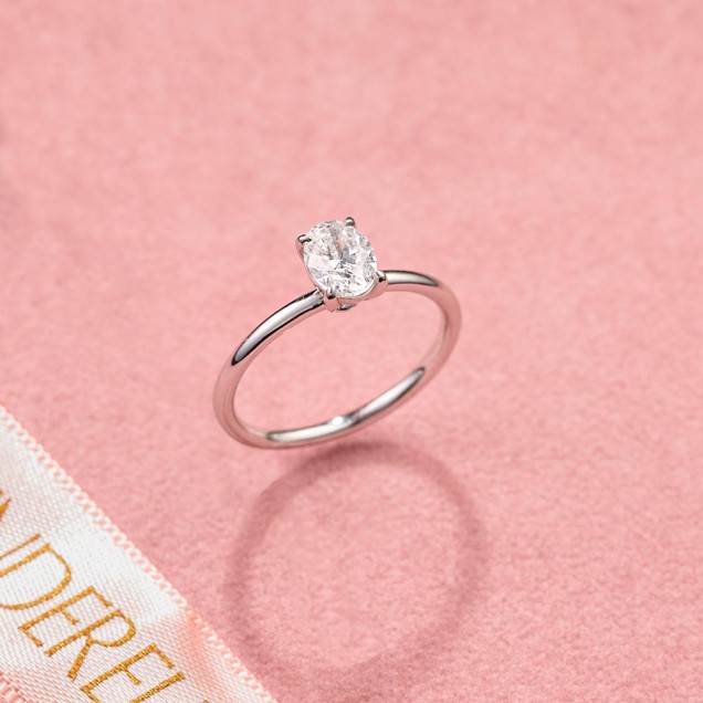 Verenički prsten sa ovalnim dijamantom 0.80ct