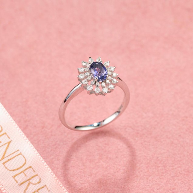 Verenički prsten u obliku cveta sa dijamantima i safirima 